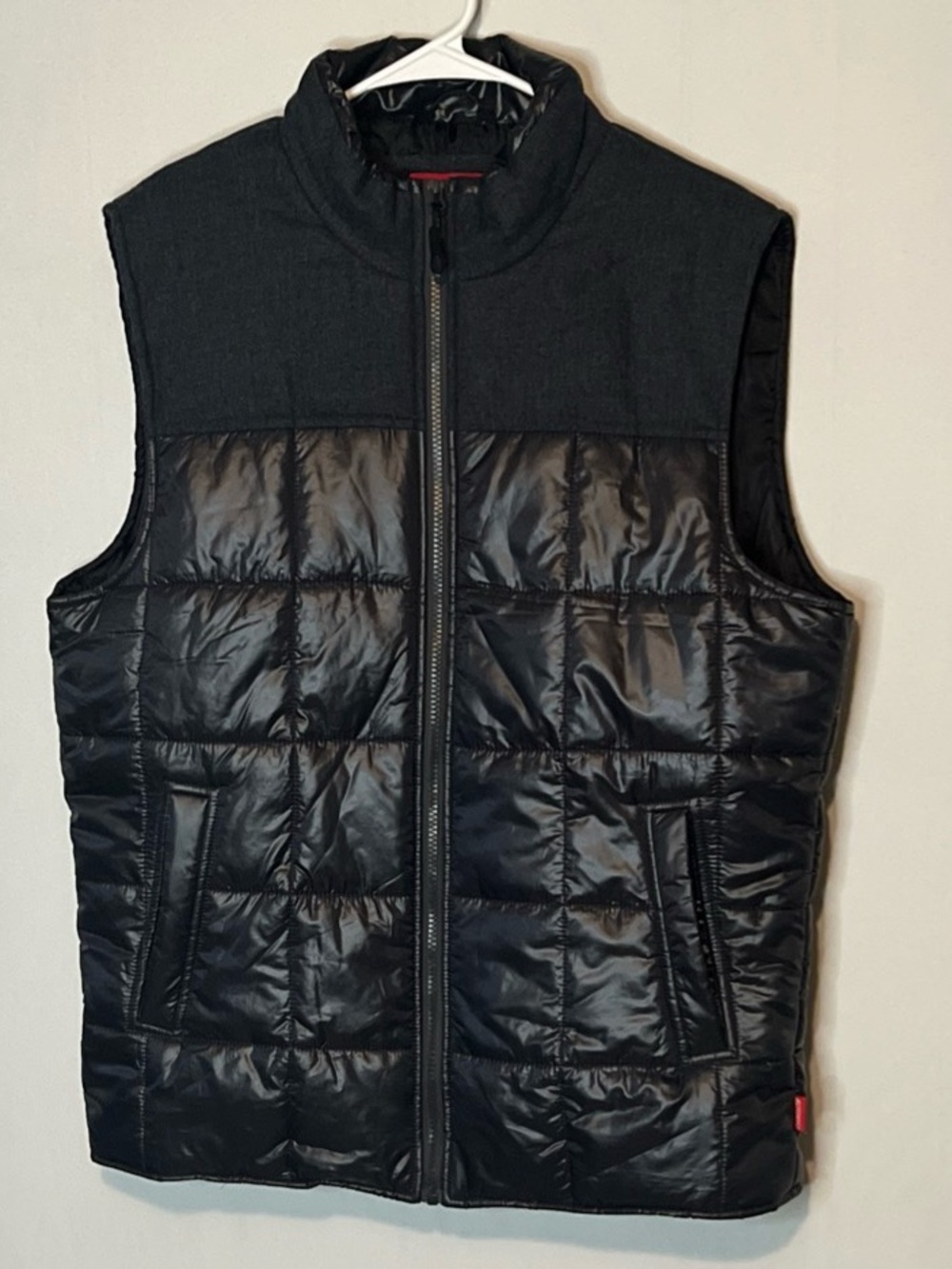 Coleman mens outdoor puffer vest size medium black full zip camping.